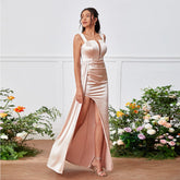 Robe taille haute avec bretelles et haut tube et fente latérale haute